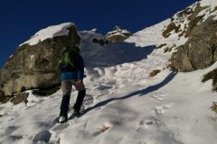 Alessio a salire verso il Lago dell'Orso