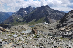Già il paesaggio si fa più avaro!