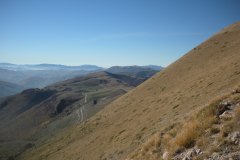 Guardando il valico di Forca di Presta