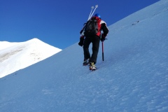 Giovanni salendo verso il Vettoretto