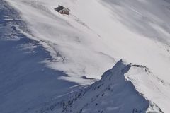 Suggestiva discesa in cresta verso il rifugio