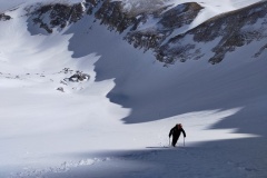 Stefano salendo verso l'imbocco del canale