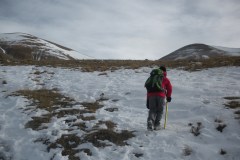 Alessio salendo verso il Passo