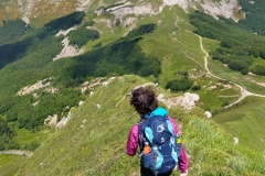 Alessio in discesa dal Monte Prado