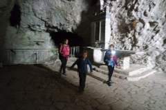 Dentro la grotta di Sant'Angelo