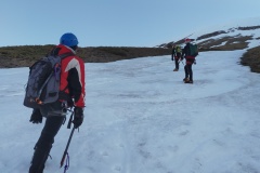 Saliamo lungo la lingua di neve